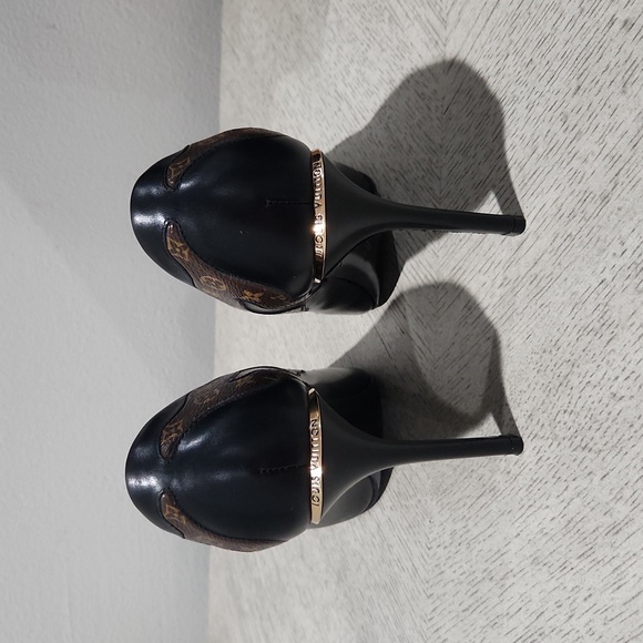 Louis Vuitton - Monogram Pumps - Picture 3 of 10